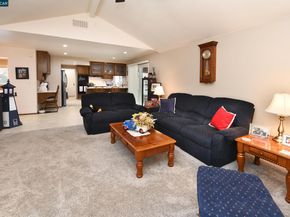 314 Semillon Cir, Clayton CA 94517