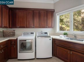 5606 La Salle Ave, Oakland CA 94611