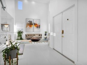 1176 Cedar Falls Dr, Weston FL 33327