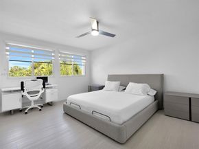 1176 Cedar Falls Dr, Weston FL 33327