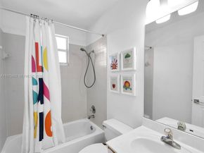 1176 Cedar Falls Dr, Weston FL 33327