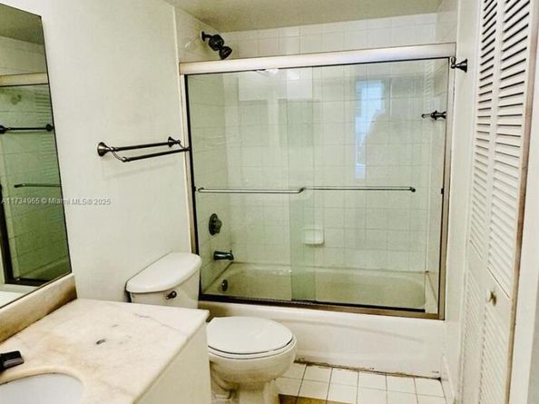1200 Brickell Bay Dr 2514, Miami FL 33131