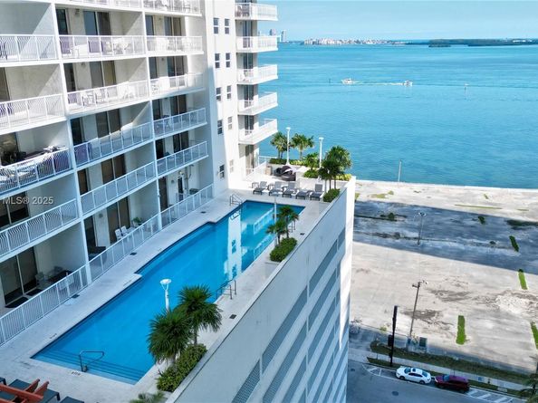 1200 Brickell Bay Dr 2514, Miami FL 33131
