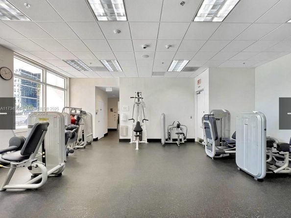 1200 Brickell Bay Dr 2514, Miami FL 33131