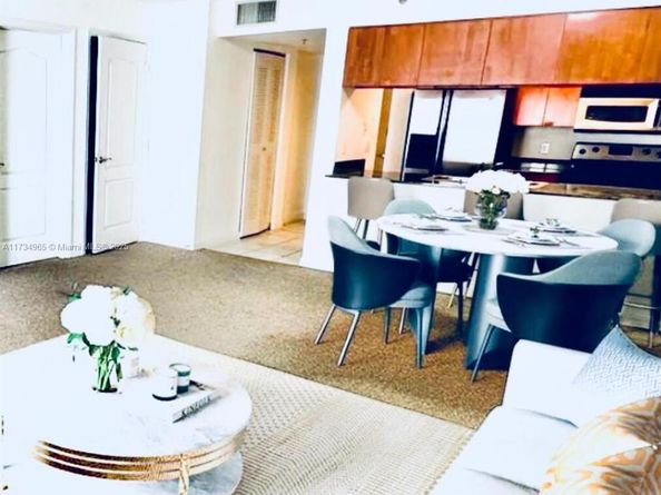 1200 Brickell Bay Dr 2514, Miami FL 33131