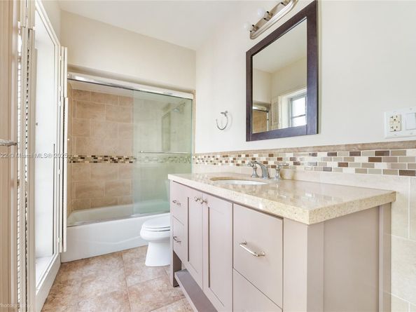 1265 S Alhambra Cir, Coral Gables FL 33146