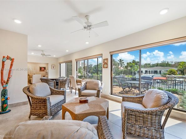 1265 S Alhambra Cir, Coral Gables FL 33146