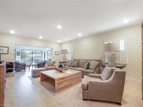 1265 S Alhambra Cir, Coral Gables FL 33146