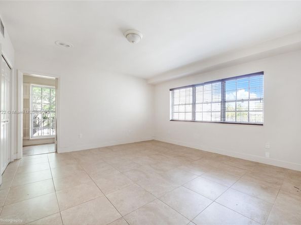 1265 S Alhambra Cir, Coral Gables FL 33146