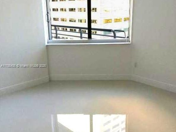 325 S Biscayne Blvd 2122, Miami FL 33131