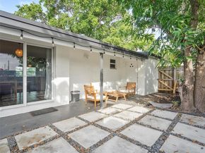 300 SW 23rd St, Fort Lauderdale FL 33315