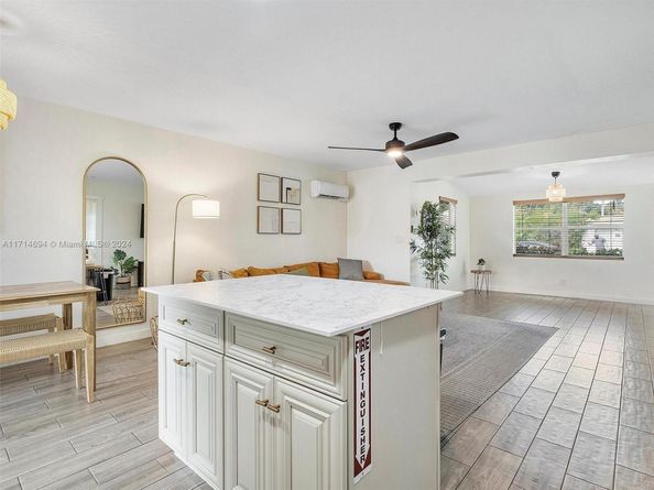 300 SW 23rd St, Fort Lauderdale FL 33315