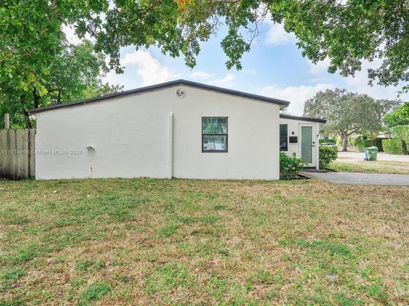 300 SW 23rd St, Fort Lauderdale FL 33315
