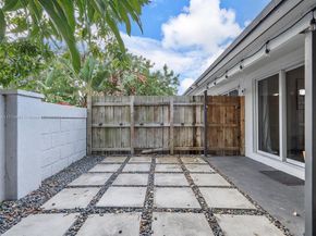 300 SW 23rd St, Fort Lauderdale FL 33315