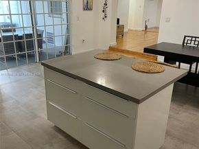 2375 NE 185th St, Miami FL 33180