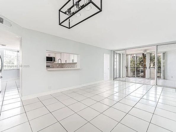 1931 Sabal Palm Dr 301, Davie FL 33324