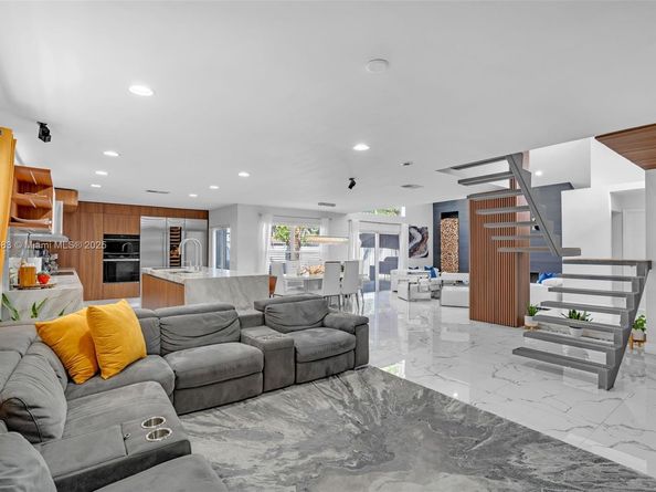 5381 SW 38th Way, Hollywood FL 33312