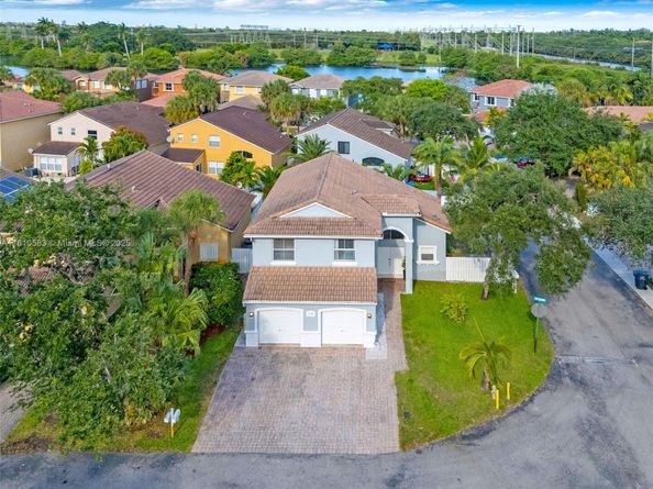 5381 SW 38th Way, Hollywood FL 33312