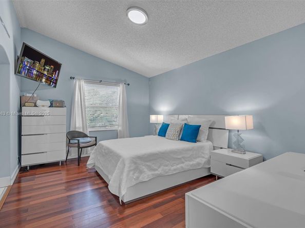 5381 SW 38th Way, Hollywood FL 33312