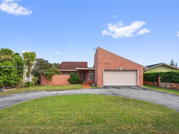 2851 SW 117th Ave, Miami FL 33175