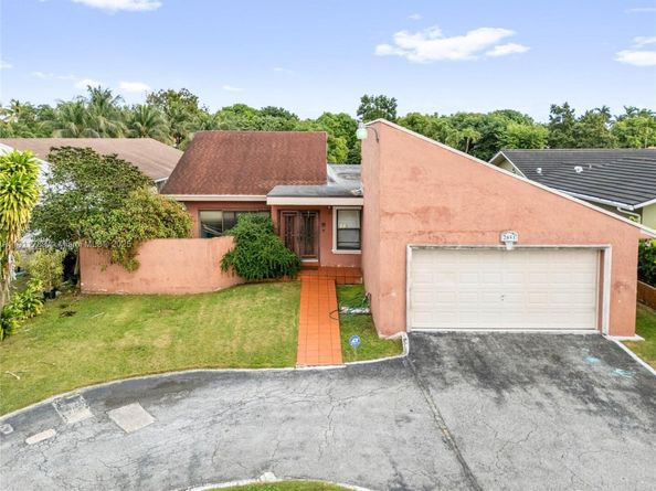 2851 SW 117th Ave, Miami FL 33175