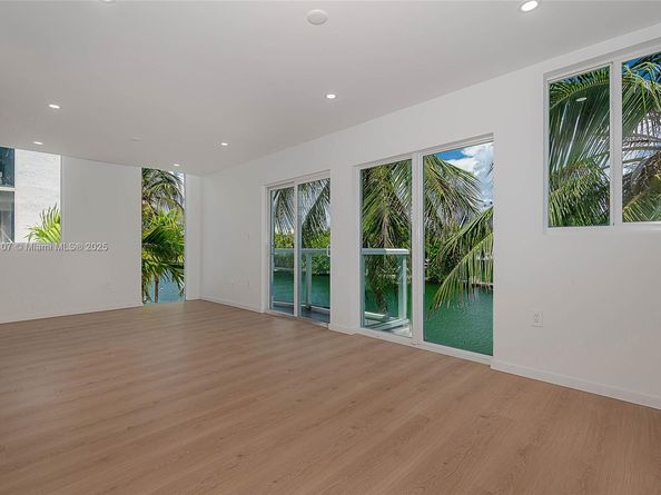 1975 Calais Dr 5, Miami Beach FL 33141