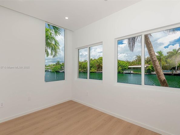 1975 Calais Dr 5, Miami Beach FL 33141