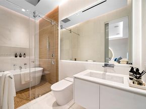 790 Lake Rd, Miami FL 33137