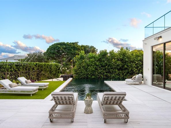 790 Lake Rd, Miami FL 33137