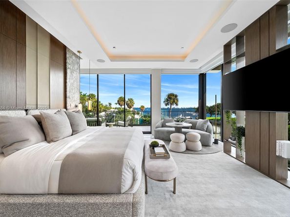 790 Lake Rd, Miami FL 33137