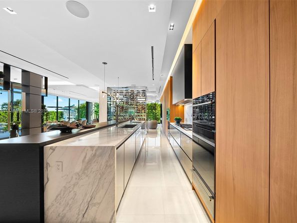 790 Lake Rd, Miami FL 33137