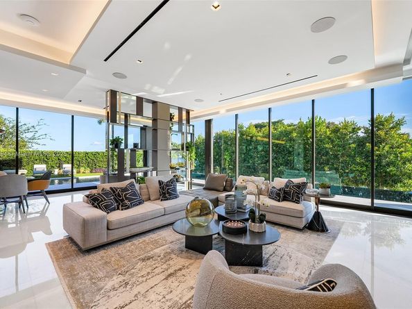 790 Lake Rd, Miami FL 33137