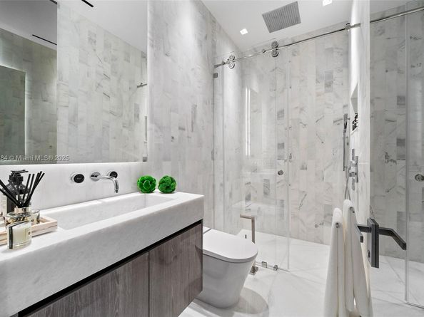 790 Lake Rd, Miami FL 33137