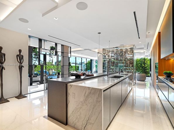 790 Lake Rd, Miami FL 33137