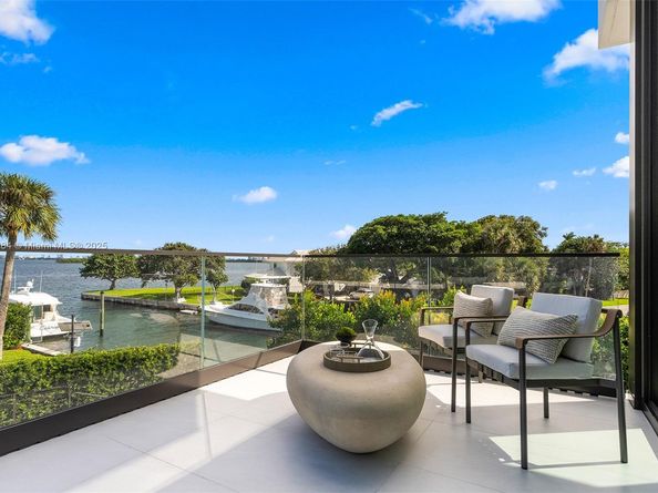 790 Lake Rd, Miami FL 33137