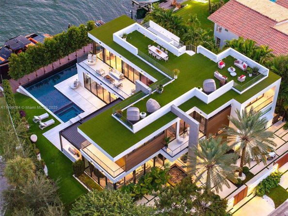 790 Lake Rd, Miami FL 33137