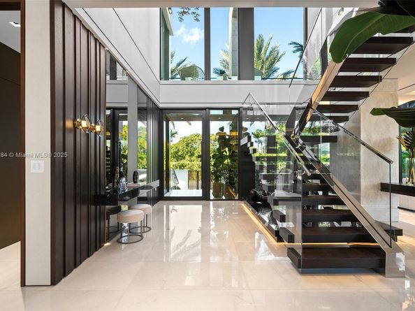 790 Lake Rd, Miami FL 33137