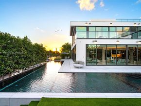 790 Lake Rd, Miami FL 33137