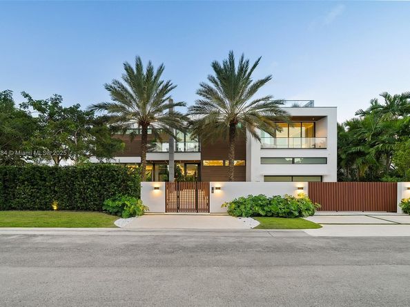 790 Lake Rd, Miami FL 33137