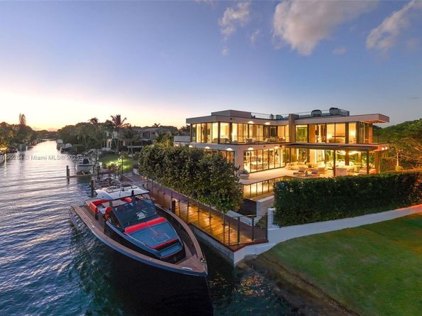 790 Lake Rd, Miami FL 33137