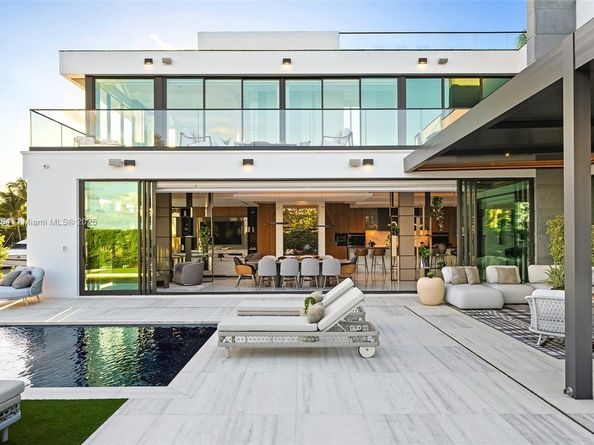 790 Lake Rd, Miami FL 33137