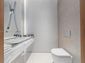 790 Lake Rd, Miami FL 33137