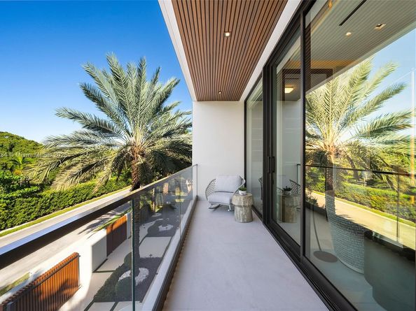 790 Lake Rd, Miami FL 33137