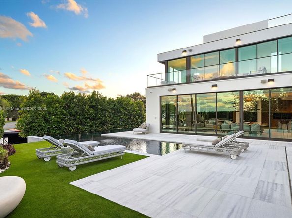 790 Lake Rd, Miami FL 33137