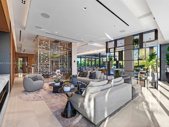 790 Lake Rd, Miami FL 33137