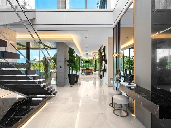 790 Lake Rd, Miami FL 33137