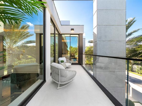 790 Lake Rd, Miami FL 33137