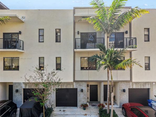 466 SE 1st Cir, Pompano Beach FL 33060