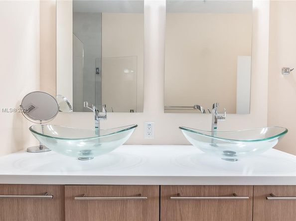 466 SE 1st Cir, Pompano Beach FL 33060