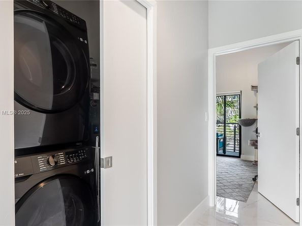 466 SE 1st Cir, Pompano Beach FL 33060